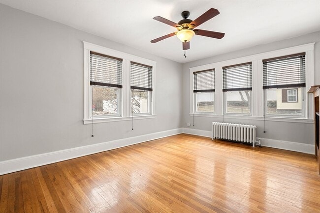 Building Photo - 9-11 Cross St