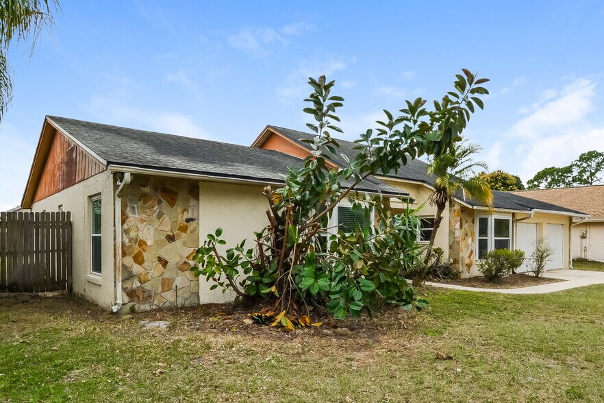 Building Photo - 8612 Villa Nova St