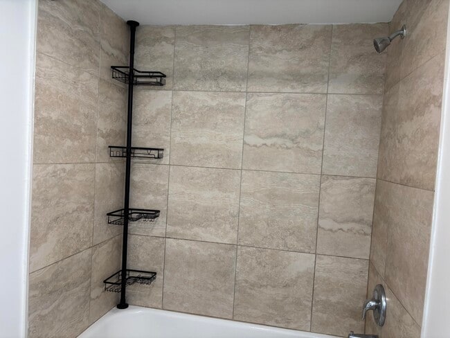 Building Photo - 8051 S Colony Cir