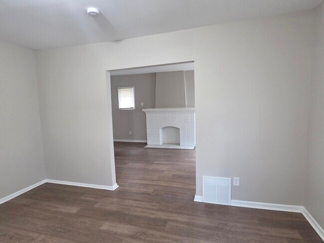 Building Photo - 15765 Ward Ave