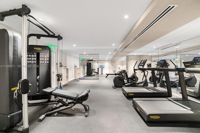 Building Photo - 9221 E Bay Harbor Dr