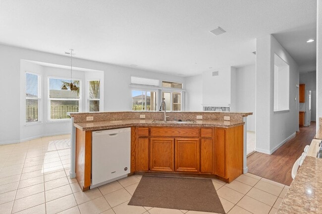 Building Photo - 139 Cedar Ridge Dr