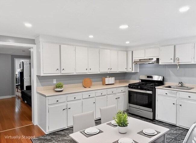 Building Photo - 221 Trenton St