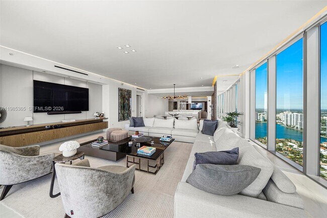 Building Photo - 18501 Collins Ave