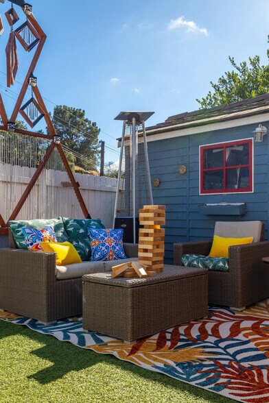 Building Photo - 4880 Kane St