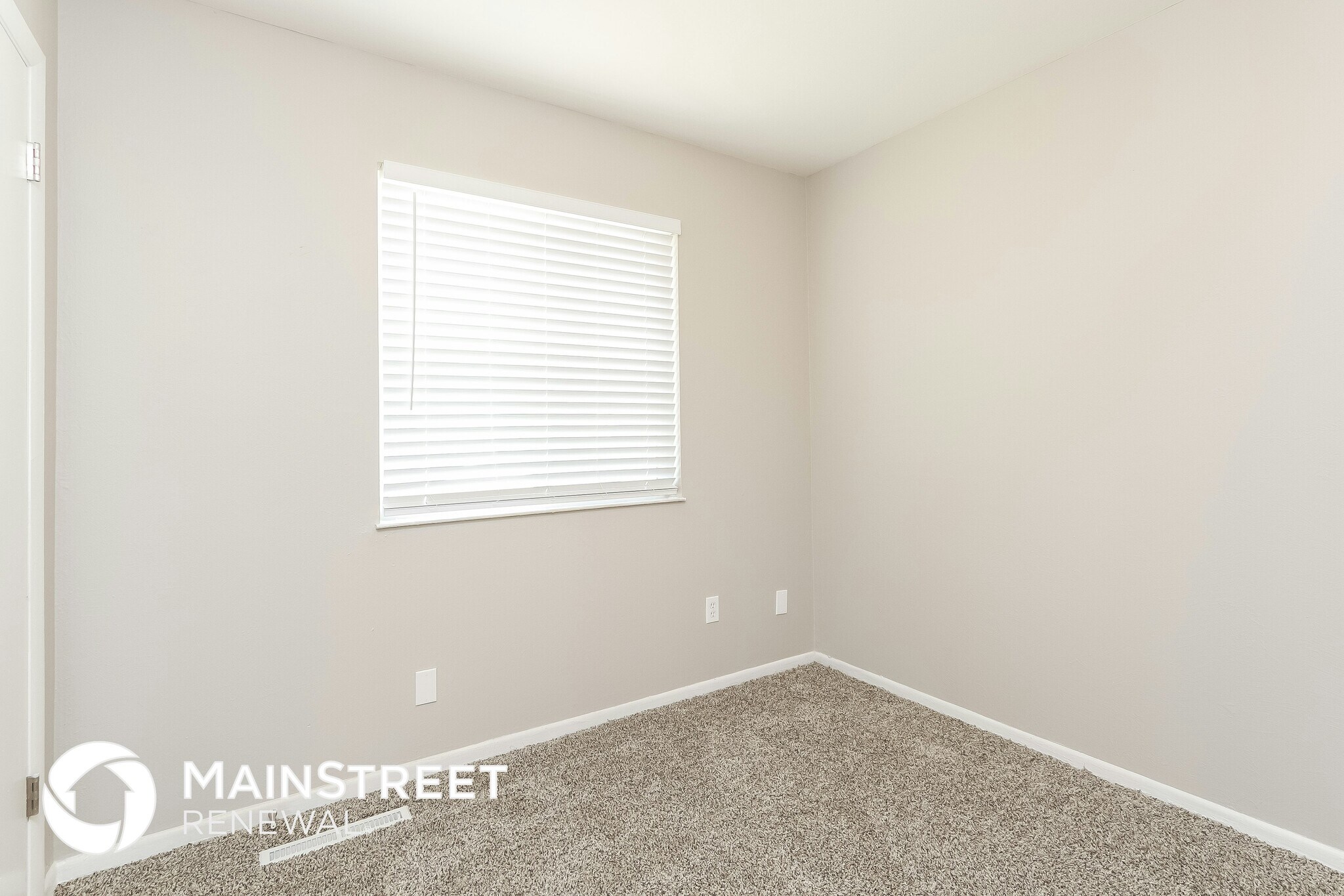 Building Photo - 5002 Sonata Dr