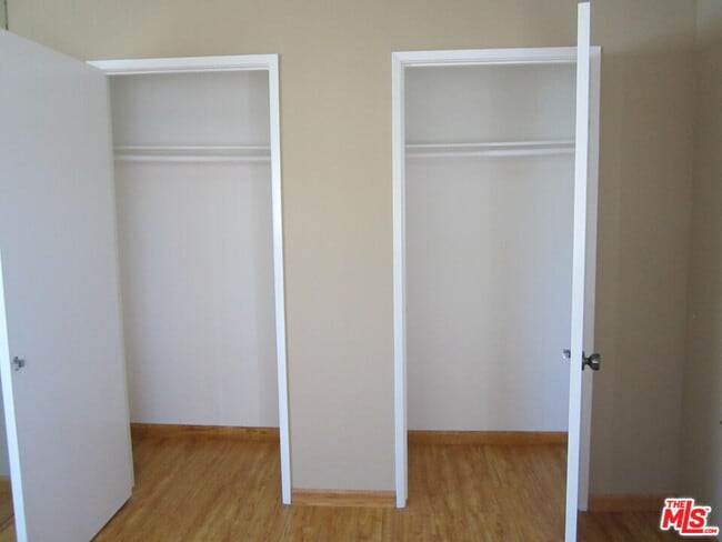 Building Photo - 5275 Colodny Dr
