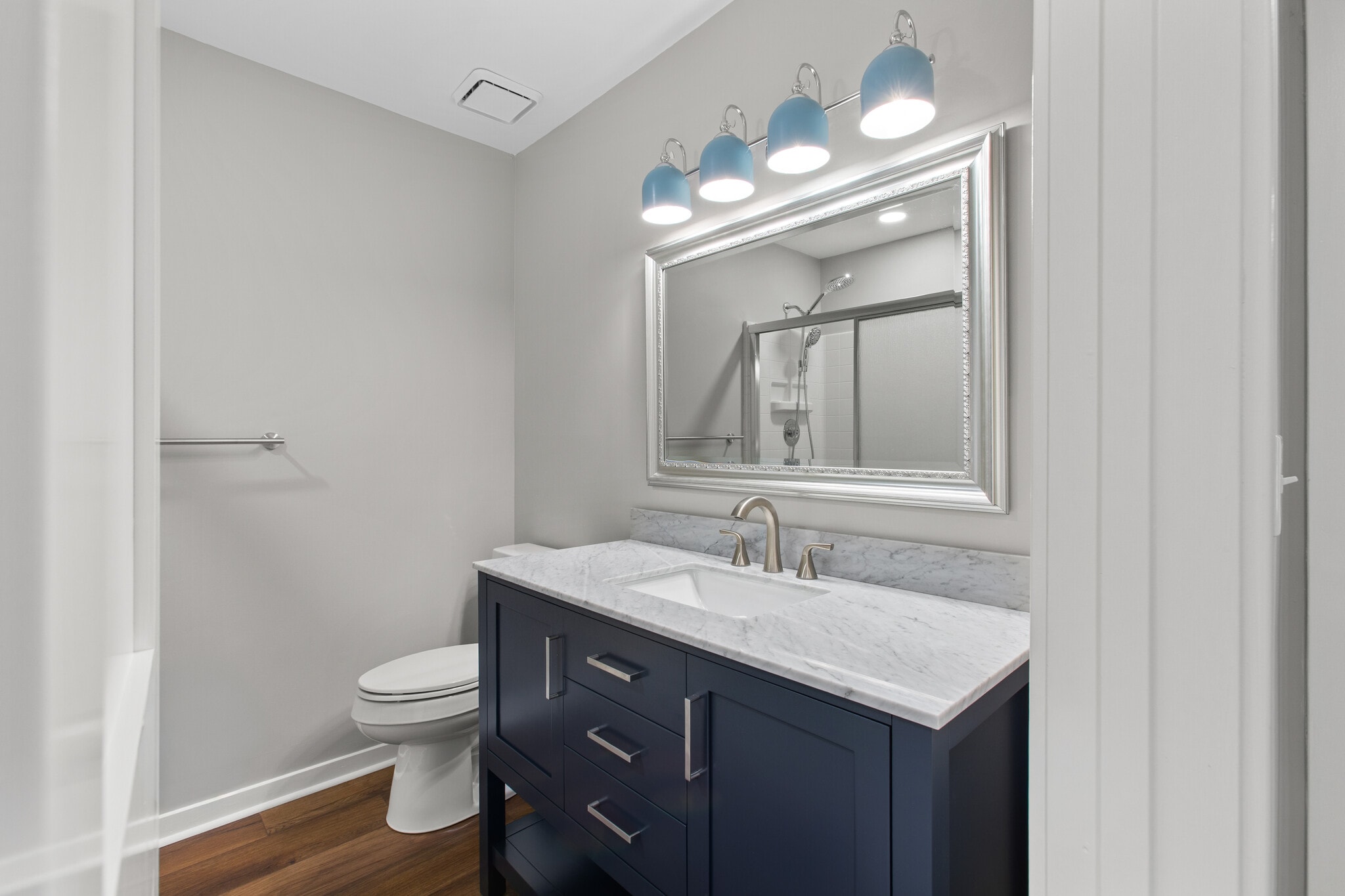 Hall Bathroom - 1129 Landsdowne Dr