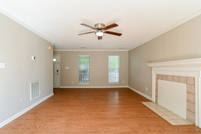 Building Photo - 8129 Vermilion Dr