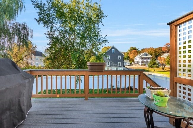 Building Photo - 7 Richmond Ave