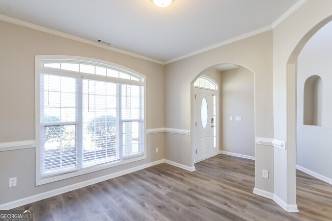 Building Photo - 9105 Alden Dr