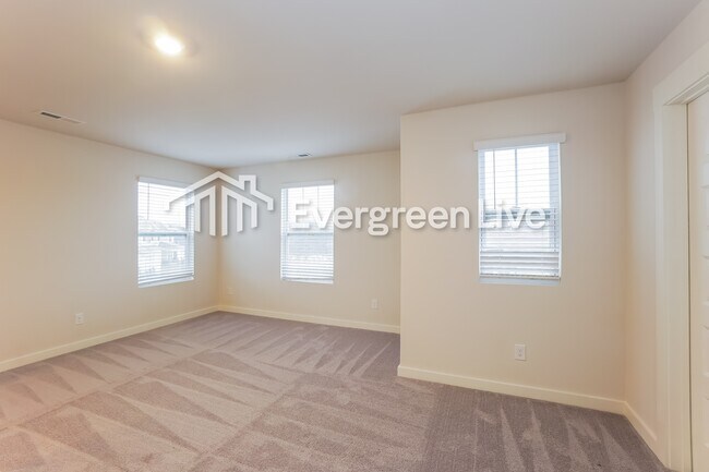 Building Photo - 856 Bur Oak Ct