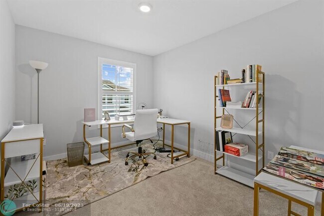 Building Photo - 245 Preserve Trl S