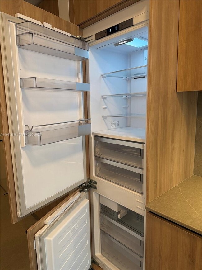 Building Photo - 121 NE 5th St