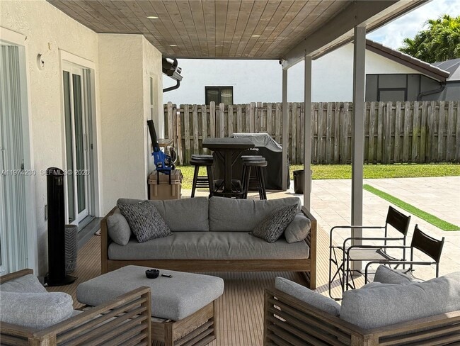 Building Photo - 6951 W Wedgewood Ave