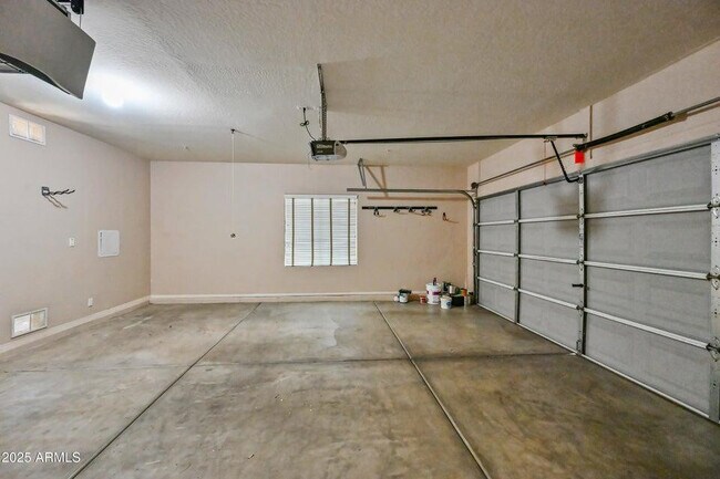 Building Photo - 7102 W Katharine Way