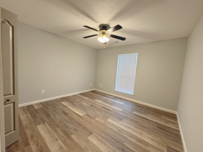 Building Photo - 100 Patra Dr