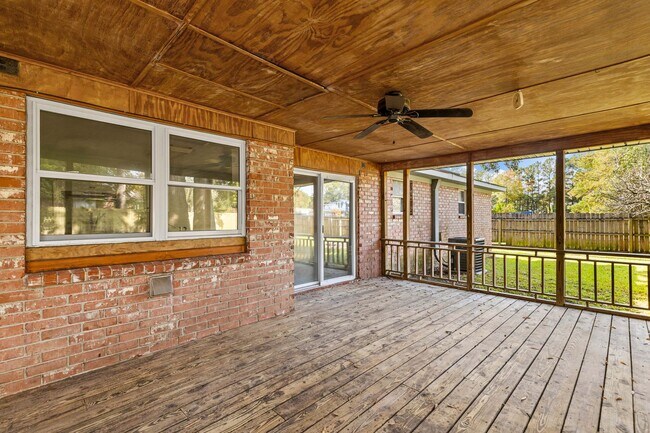 Building Photo - Seller Financing Available!