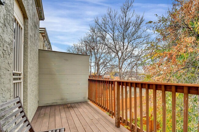 Building Photo - Architecturally Stunning Curtis Park Townhome With Historic Charm