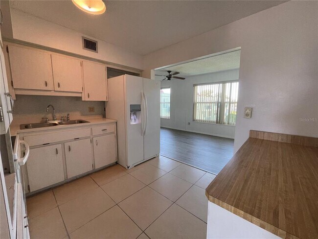 Building Photo - 2359 Finlandia Ln