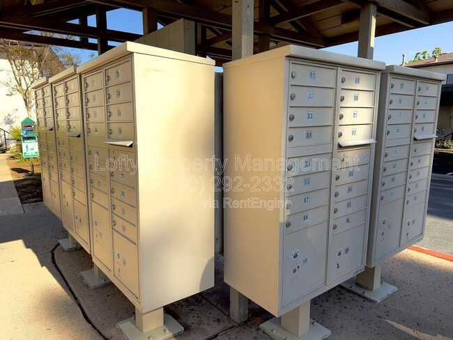 Building Photo - 450 W Vermont Ave