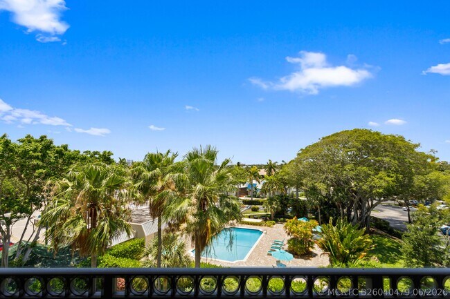 Building Photo - 27 Royal Palm Way