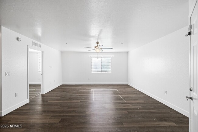 Building Photo - 3065 N 67th Ave