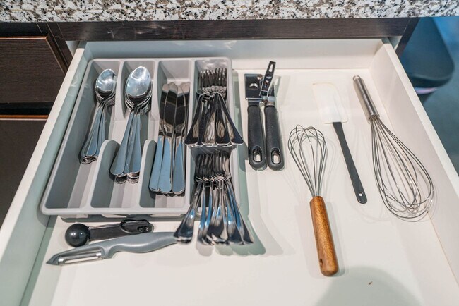 Building Photo - 333 E Roosevelt St