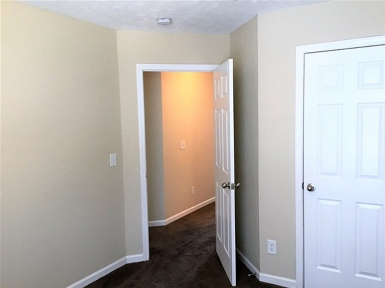 Building Photo - 601 Nixon Way