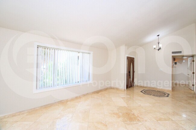 Building Photo - 9008 E Friess Dr