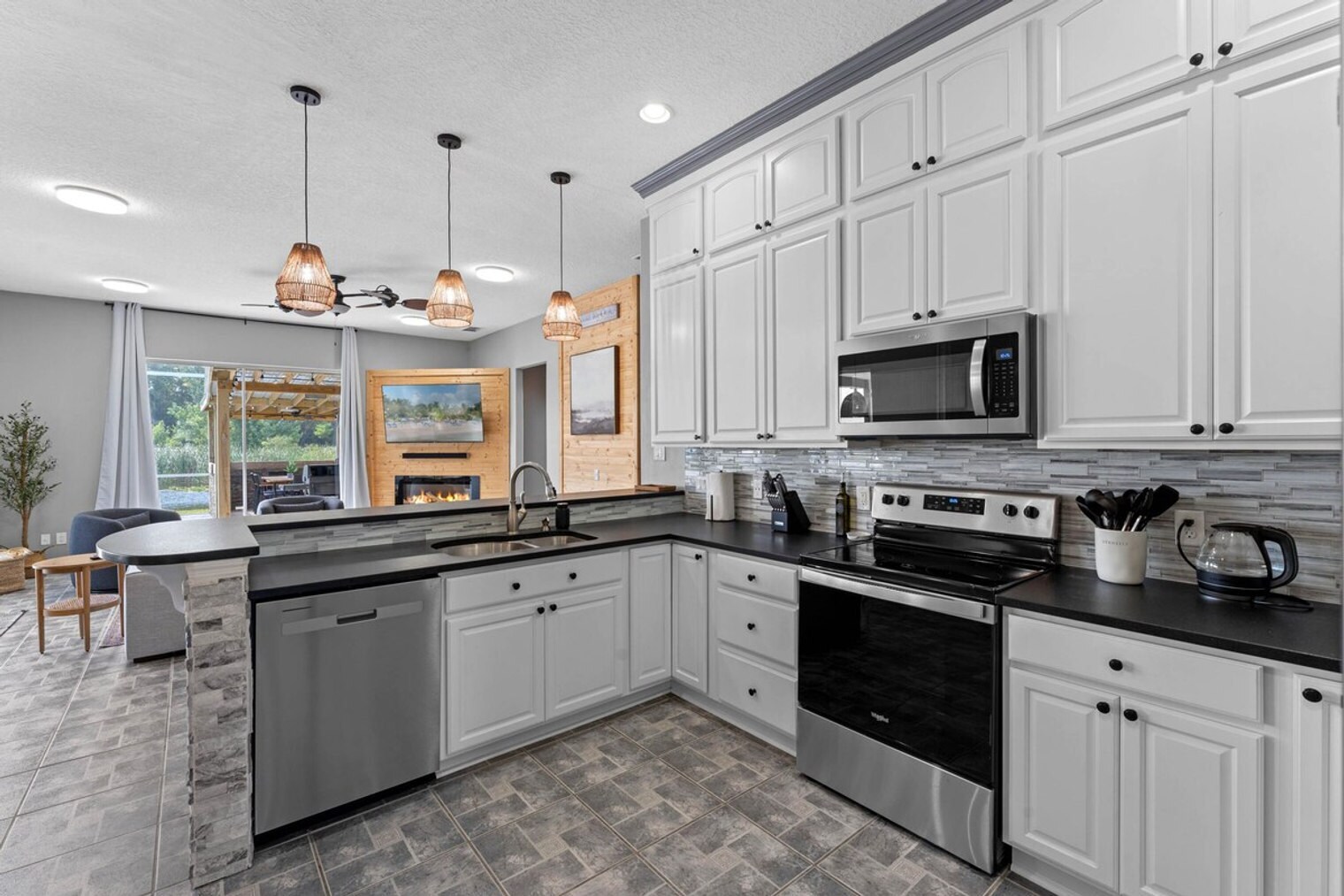 Building Photo - 826 Golf Course Pkwy
