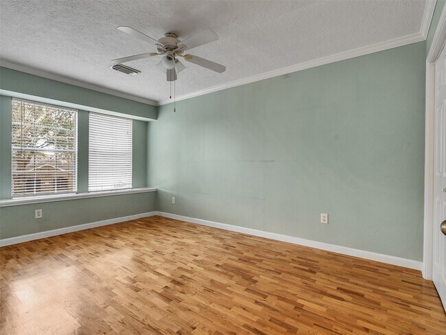 Building Photo - 1814 Oak Valley Dr