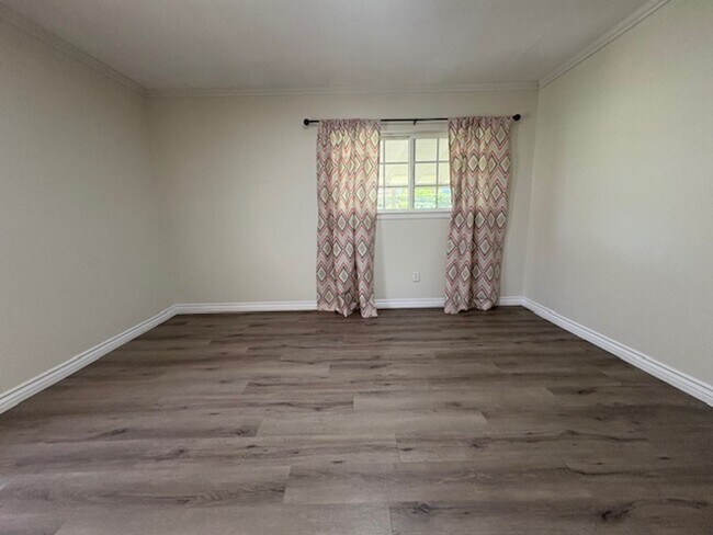 Building Photo - Redlands 4 Bedroom Home