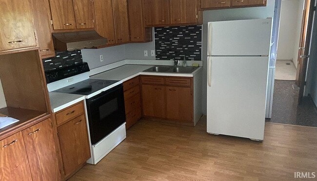 Building Photo - 2616 Willow Dr