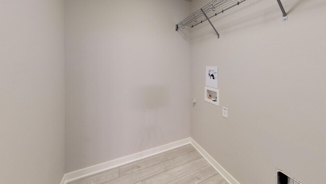 Building Photo - Sonny Estates: Stylish Floor-Plan, Easy Commute To Nike & Intel, Central Air, Small Dog w/ Pet Re...