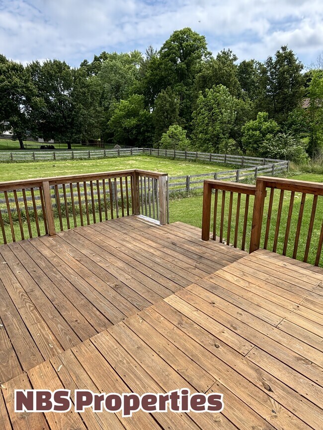 Building Photo - 7404 Foxglove Ln