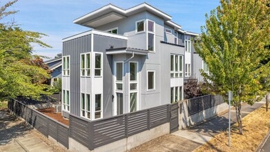 Building Photo - Urban Modern 5 Bedrooms, 3 1/2 Bathrooms, Three-Story Home in the heart of NE Portland!