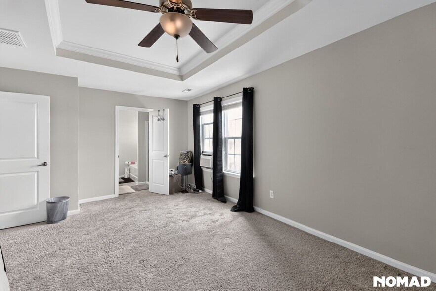Building Photo - 676 Twisted Oak Ct