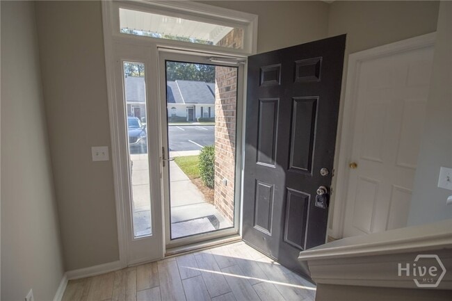 Building Photo - 44 Putters Pl