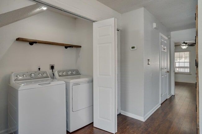 Building Photo - 4187 Silkbay Ct