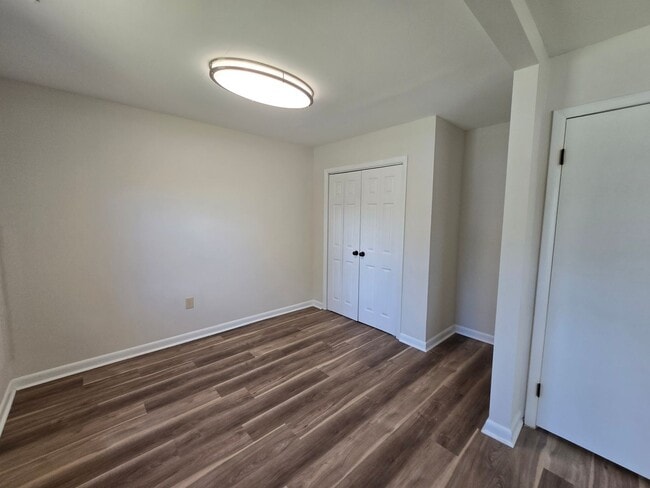 Building Photo - 607 Kellam Cir