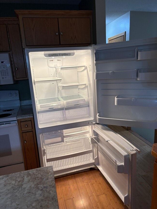 Building Photo - 1124 8th Ave SE