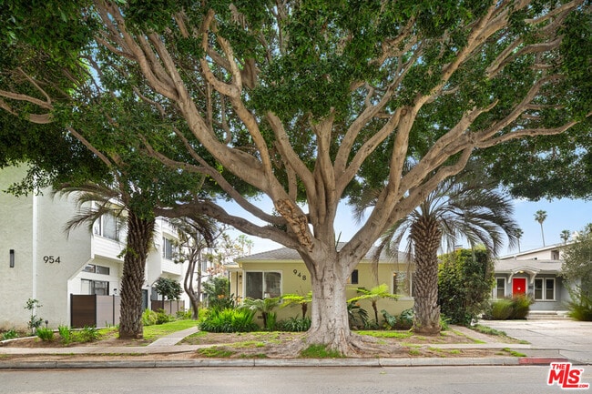 Building Photo - 948 20th St