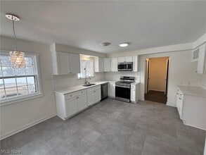 Building Photo - 22350 S Woodland Rd