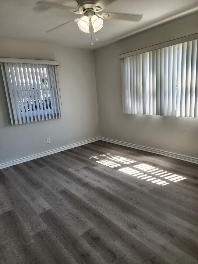 Building Photo - 4475