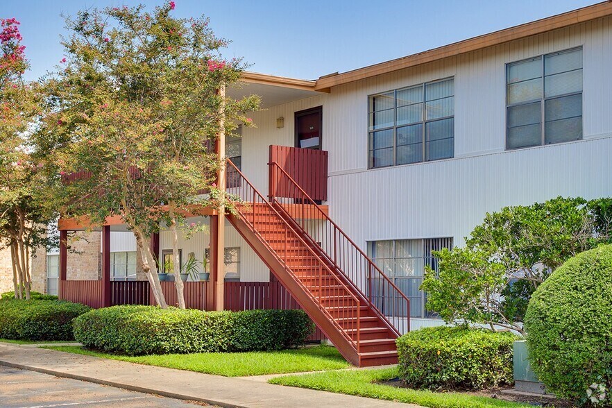 Off Campus Apartments For Rent Near University Of Louisiana At Lafayette In Lafayette La Apartment Finder