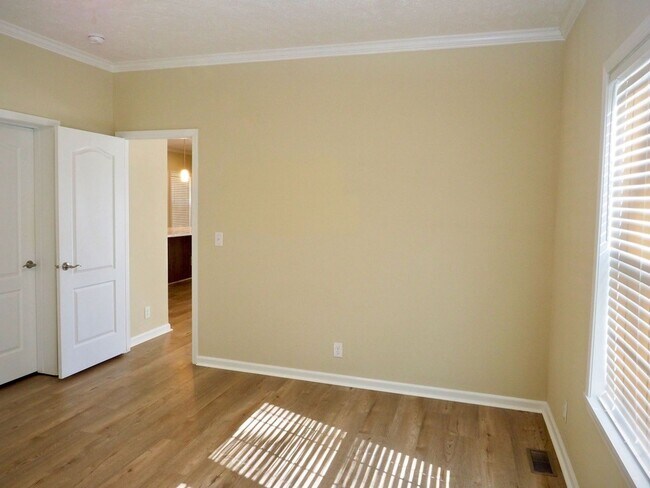 Building Photo - Charming Country Three-Bedroom Two-Bathroo...