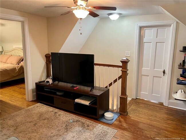 Building Photo - 238 Pinecrest Dr