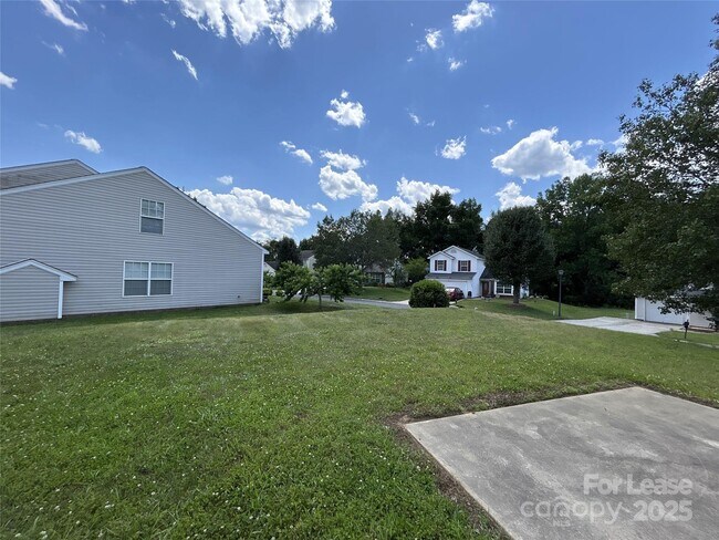 Building Photo - 3006 Longspur Dr