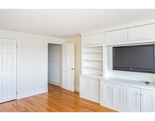 Building Photo - 147 Front St